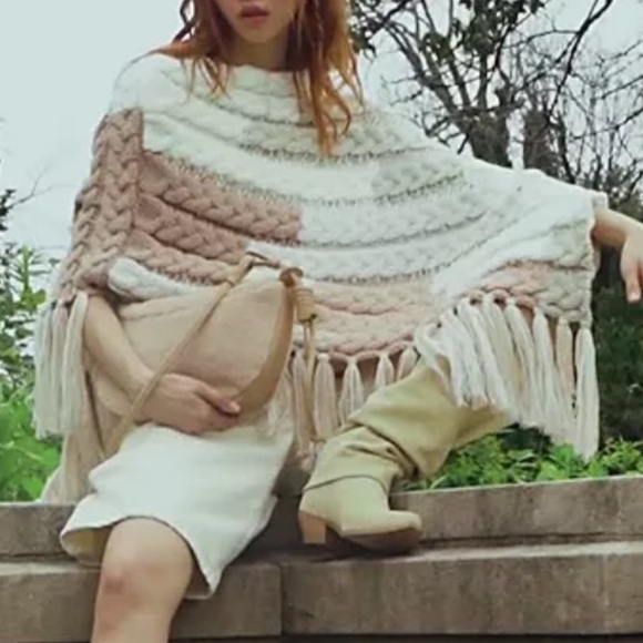 Free People Cable Knit Fringe Poncho O/S Ivory Tan Crochet Pullover Boho Sweater - Picture 5 of 14